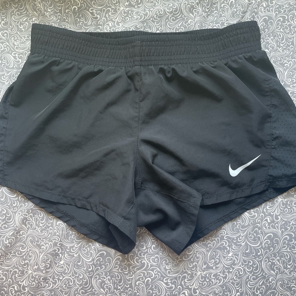 Nike shorts - Picture 1 of 4